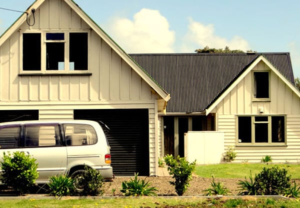 From $149 for Two Nights for up to 10 People in a Three-Bedroom Holiday Home – Weekday & Weekend Options Available