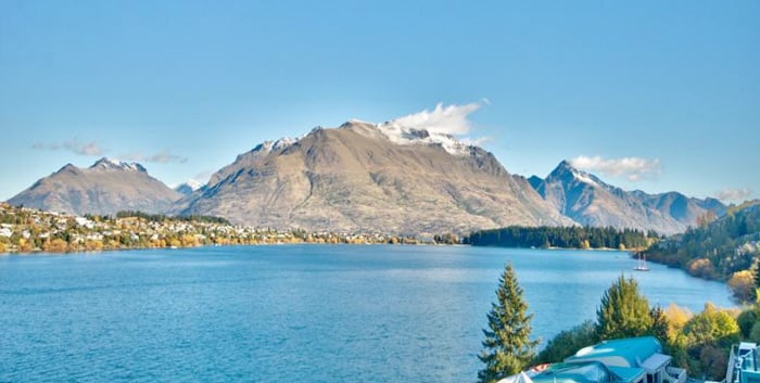 Queenstown Lakeside Townhouse