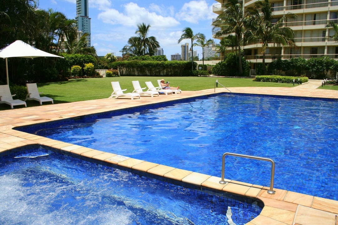 Rolling Surf Resort - Sunshine Coast