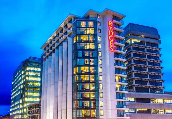 One-Night Weekend Stay for Two People in a Deluxe King Harbour View Room incl. Breakfast, WiFi, $50 Dining Voucher at Portlander Restaurant - Option for Two Nights