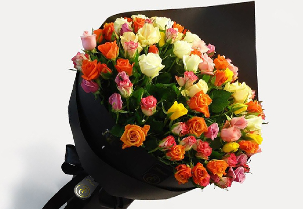 50 Mixed Premium Valentine's Day Roses incl. Auckland Delivery