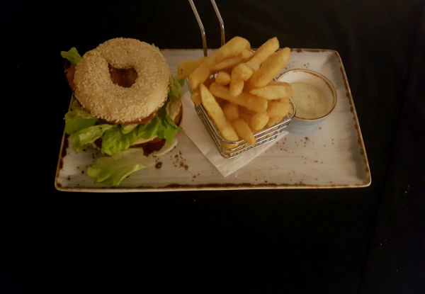 Winstones Cafe, Bar, Bistro