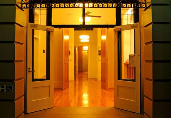 One Night in Napier for Two People incl. Late Checkout & WiFi - Options for Two or Three Nights