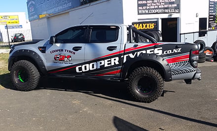 Hamilton Cooper Tyres***