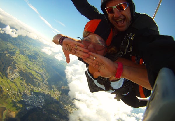 8000ft Tandem Skydive & a $20 Voucher Towards USB Video or Photo Packs - Option for a 12,000ft Tandem Skydive