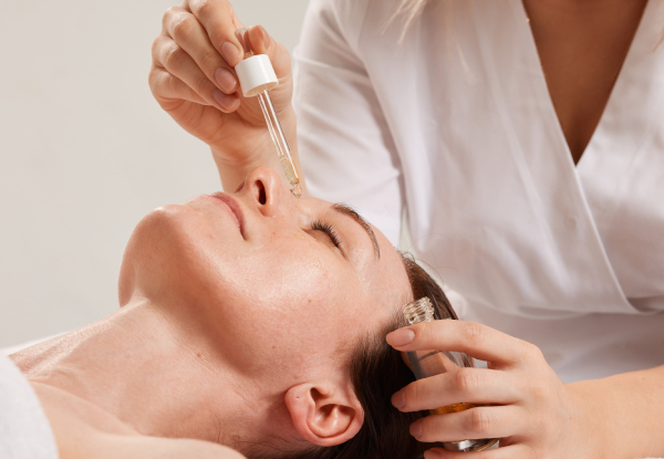 30-Minute Glow Peel Treatment for One Person