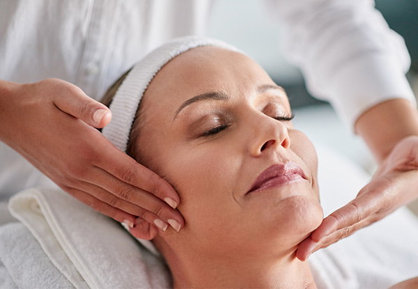 45-Minute Hydrating Moisturising Facial incl. 15-Minute Neck & Shoulder Massage - Option for Purifying Facial, Sweet Relief Facial or Perfect Age Facial