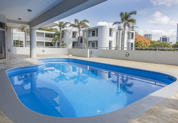 One Night Deluxe Studio Stay for Two at Carnmore Hotel Takapuna incl. WiFi, Parking, & Late Check Out - Options for Two Nights & Deluxe Spa Studio or Deluxe Trois