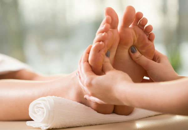 Reflexology Therapy Treatment incl. Full Health Consultation