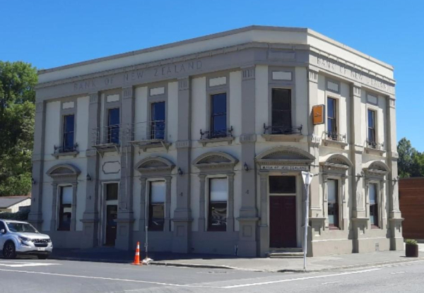 One-Night Lawrence Otago Stay for Two or up to Six Guests incl. Continental Breakfast at The Historical Bank House