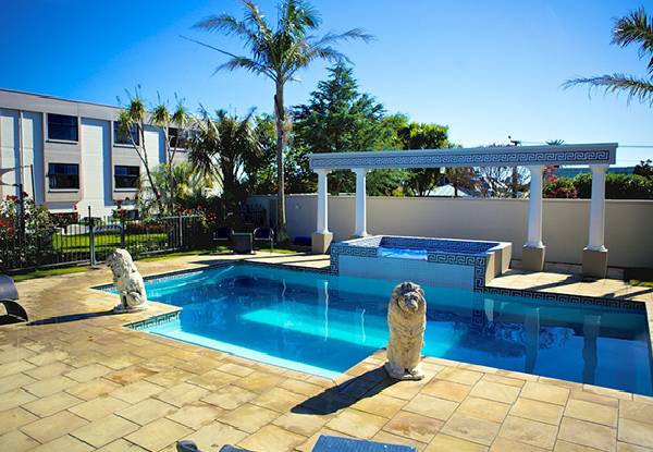 Three-Day New Plymouth Family Package Tour incl. Accommodation, Aqua Centre Entry Fee, Mountain Bikes, Golf, Buffet Breakfast & Dinner - Options for Family of Three or Four