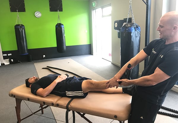 One-Hour Fascial Stretch Therapy Session incl. a Consultation & 20% Off Your Next Booking