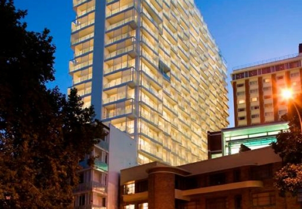 One-Night 4.5 Star Auckland Stay for Two in a One-Bedroom Apartment Room incl. Buffet Breakfast, Valet Parking, WiFi, Early Check-In & Late Checkout - Options for Two or Three Nights
