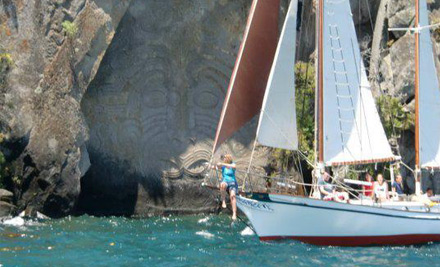 Lake Taupo Cruise to Maori Rock Carvings