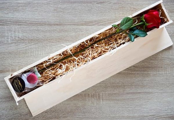 $20 for a Gorgeous Single Long-Stemmed Red Rose & Two Macaroons – Auckland Delivery Only