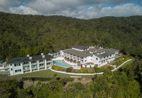 One-Night Mid-Winter Retreat for Two in a Deluxe Room incl. Late Checkout, Three-Course Dinner & Continental Breakfast