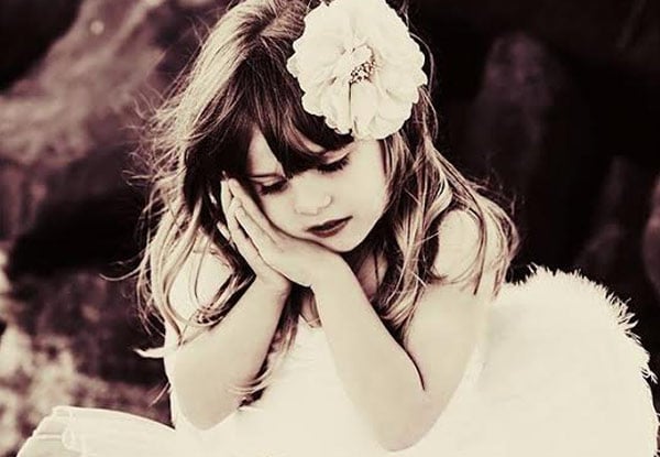 $49 for a Professional Photography Session incl. 6 x 8" print & $100 Voucher Towards Digital Photos (value up to $390)