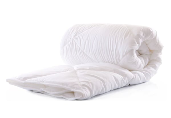 $69 for a Queen Size 350gsm All Season Microfibre Quilt with Free Shipping