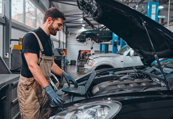 Express Oil Change for Japanese Vehicle incl. Oil, Filter, Fluid Top-Ups & More