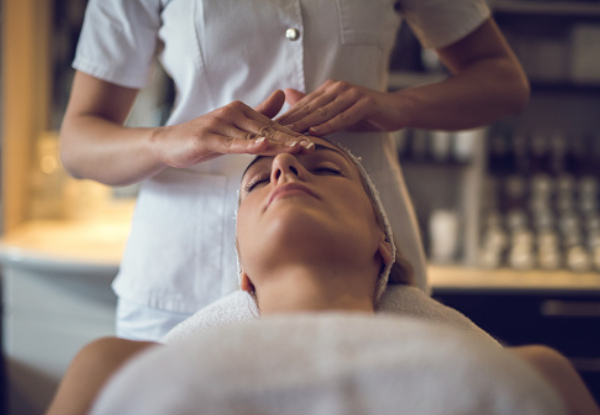 40-Minute Restoring Facial for One Person incl. Cleanse, Eye & Neck Massage, Mask & Moisturising Treatment