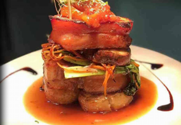 Three-Course Dining Experience for Two incl. a Glass of Pinot Noir - Options for Four or Six People