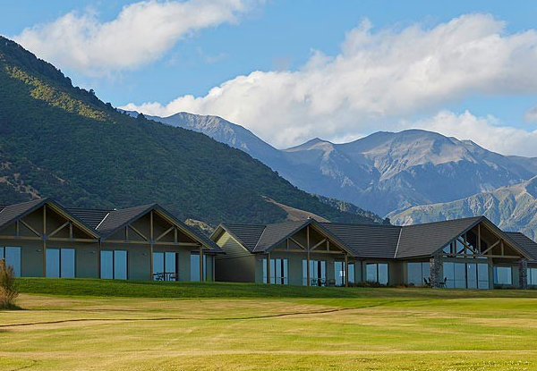 Two Nights in a Deluxe Room for Two People incl. Unlimited Golf