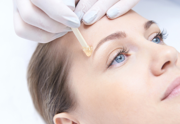 Full Set of Eyelash Extensions - Option to incl.Brow Shape & Tint or Full Set of Classic Eyelash Extensions with Eyebrow Wax