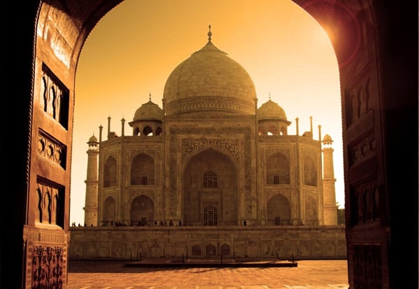 Per-Person Twin-Share 9-Day Best of India Tour incl. Accommodation, Breakfasts, Transfers, Sightseeing, Monument Visits & More - Option for Solo Traveller