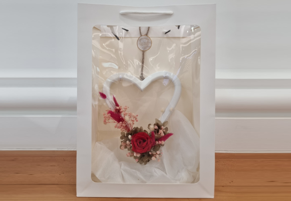 Heart-Shaped Wooden Wall Decor with Dried & Preserved Flowers incl. Valentine's Card - Auckland Delivery Included
