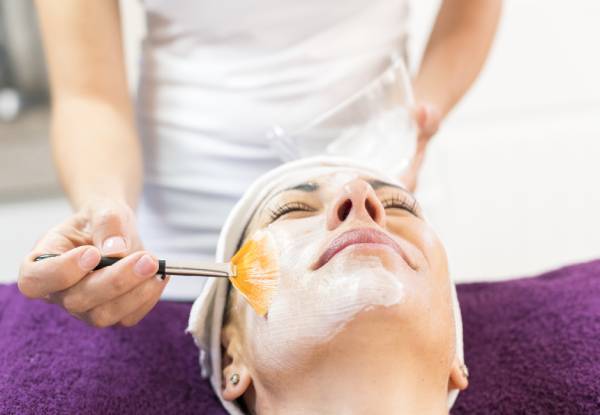 30-Minute Mini Facial at The Glow Room - Options for Brazilian & Eye Trio Available