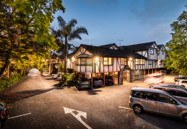 Auckland Summer Suburban Escape for Two in a Studio Room incl. Continental Breakfast, Late Checkout, Car Park, WiFi, 10% off Food & Beverage - Option for Two Nights Available