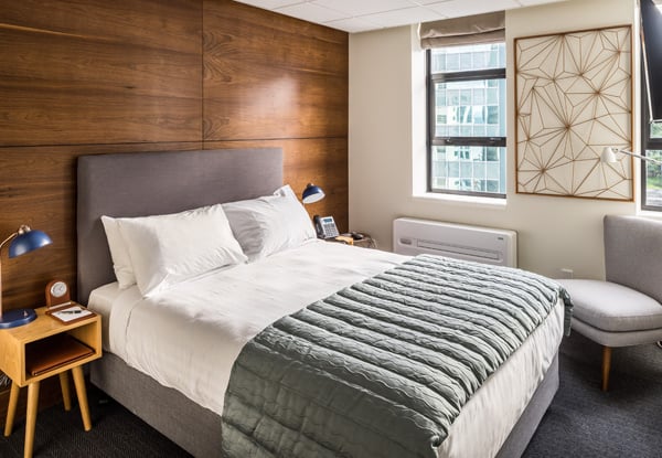 One-Night Stay for Two People in a Standard Robin Room incl. Cooked Breakfast, 12.00pm Late Checkout & Unlimited WiFi - Options for up to Three Nights