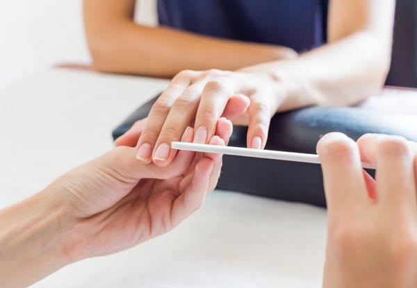 Gel Nails Pamper Package incl. a Gel Polish, Nail Repair & Strengthening Treatment, Nail Art & Hand Massage