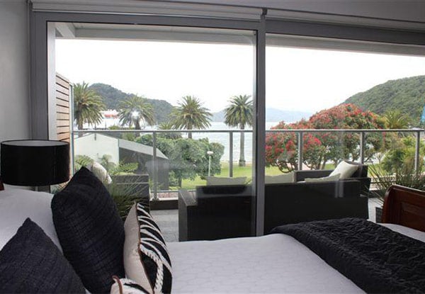 One-Bedroom One-Night Luxury Seaview Apartment for Two People incl. WiFi, Late Checkout & Parking - Option for a Two-Bedroom Apartment for Four People