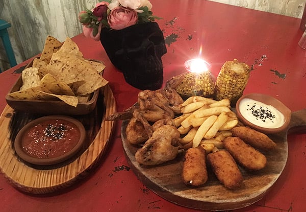 Mexican Platter to Share for Two People incl. Four Chicken Wings, Four Jalapeno Poppers, Two Mexican Street Corn, Papas Fitas & Tortilla Chips with Salsa