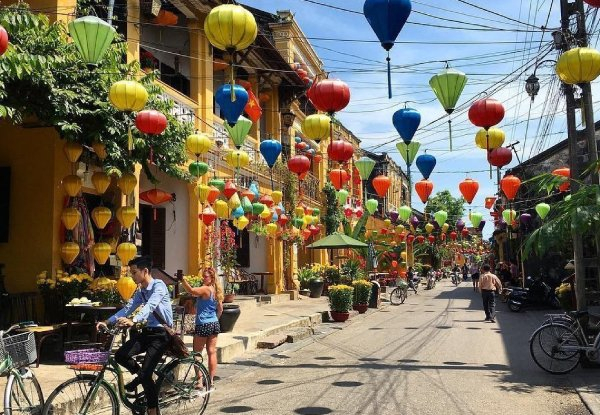 Per-Person, Twin-Share 10-Day Best of Vietnam Tour incl. All Transfers, Domestic Flights, English Tour Guide, Meals & More - Option for 3 or 4-Star Hotel