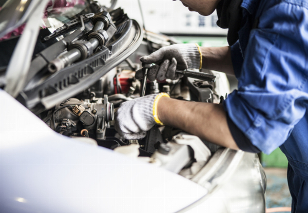 Premium Vehicle Service for a Japanese or European Vehicle incl. Diagnostics Report - Option for Mobile Service