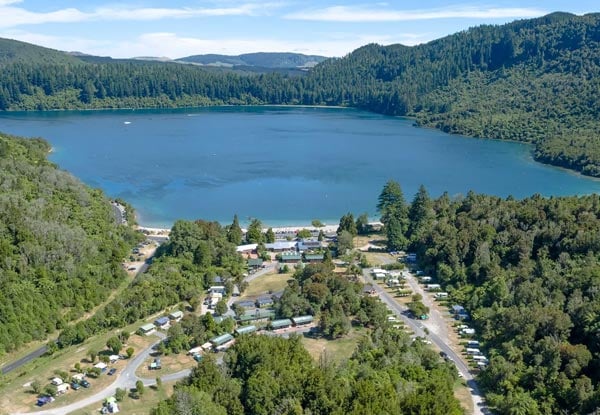 Two-Night Winter Getaway to Rotorua for Two or Four People incl. One-Hour Hot Tub Hire