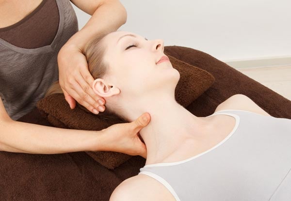 60-Minute Neck, Shoulder & Back Massage with Reflexology - Option to incl. Massage Oil