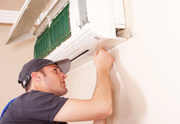 Heat Pump Filter Clean incl. Sanitise, Bug Spray and Outdoor Unit Check for One Heat Pump - Option for Two