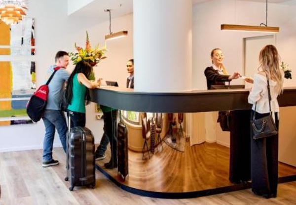 Luxury 4.5 Stay for Two at Sojourn Apartment Hotel on Ghuznee incl. Free Parking, WIFI & Late Check Out - Queen Studio & Deluxe King Studio Rooms Available - Option for One, Two or Three Nights