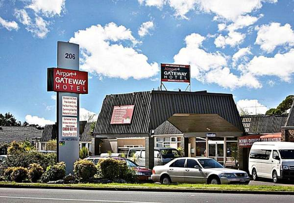 One-Night Stay for Two People in a Deluxe King Room incl. Cooked Breakfast, Early Check-In, Late Check-Out, & Car Parking - Options for up to Three Nights & Deluxe Twin Rooms Available