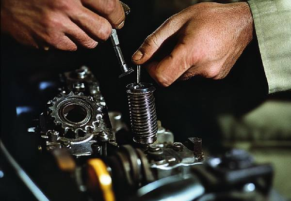 Car Transmission Service at A R Auto Tech - Options for Manual, Automatic & CVT