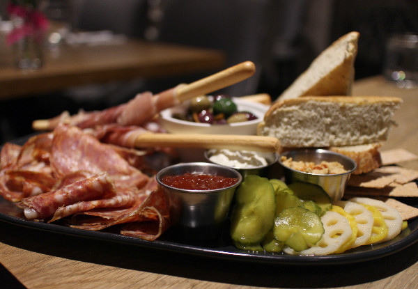 Aikmans Pizzeria & Sports Bar