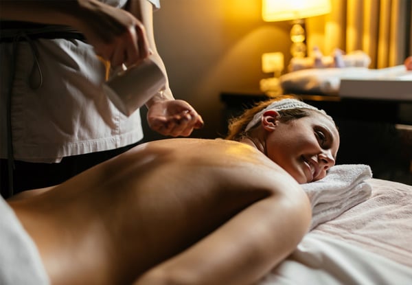 60-Minute Holistic Full-Body Aromatherapy Massage