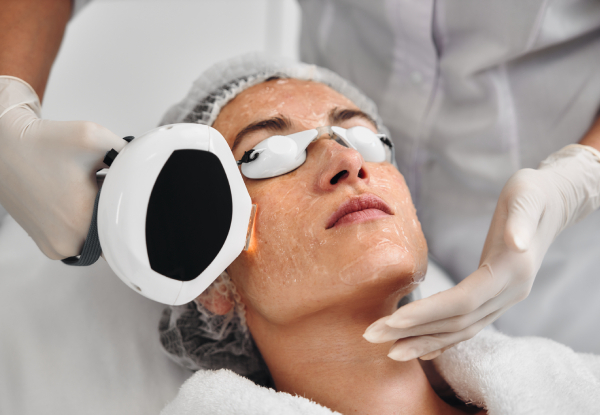 30-Minute Premium High-Grade LED Light Therapy with LED Hydrating Gel Mask