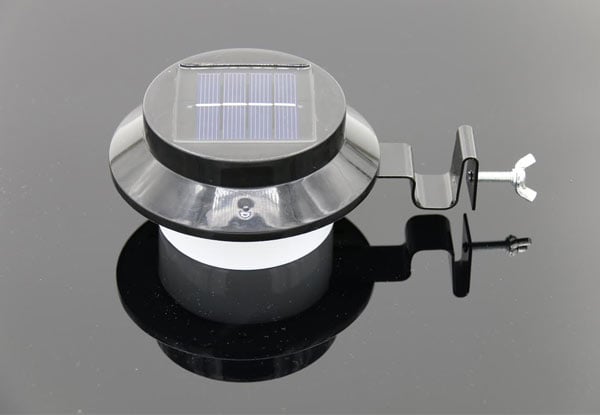 $24.99 for a Four-Pack of Solar LED Gutter Lights with Changeable Shade, $45.99 for an Eight-Pack, or $85.99 for a 16-Pack - Two Colours Available