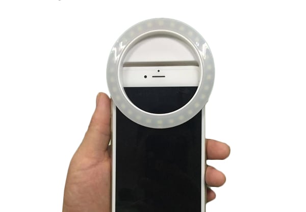 $20 for a Mobile Phone Selfie Light incl. Free Shipping
