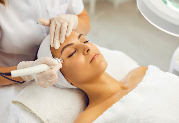 45-Minute Refreshing Facial for One - Options for Hydrodermabrasion or Regenerate Facial Peel