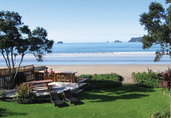 Coromandel Beachfront Break for Two People incl, Use of Spa Pool, Kayaks, Beach Bar, BBQ, Free Wifi, & Late Checkout - Options for Two or Three Nights